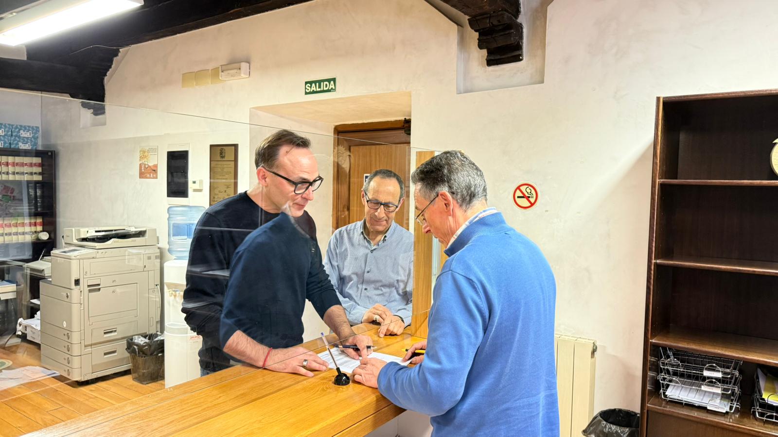 El socialista Sergio Balbontín ha presentado este viernes la moción de censura en Reinosa.
