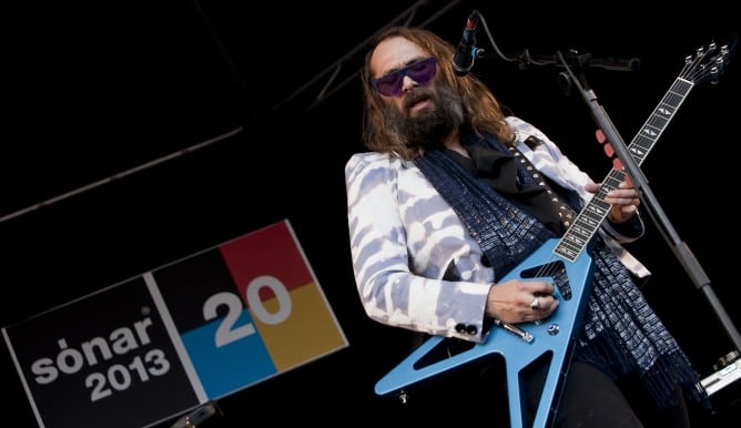 Una imatge del concert de Sebastien Tellier