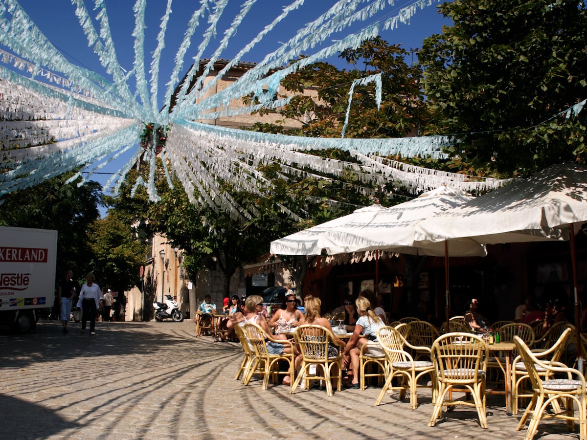 Nadal Torres, alcalde de Valldemossa: "Procuro evitar pasar por dentro del pueblo"