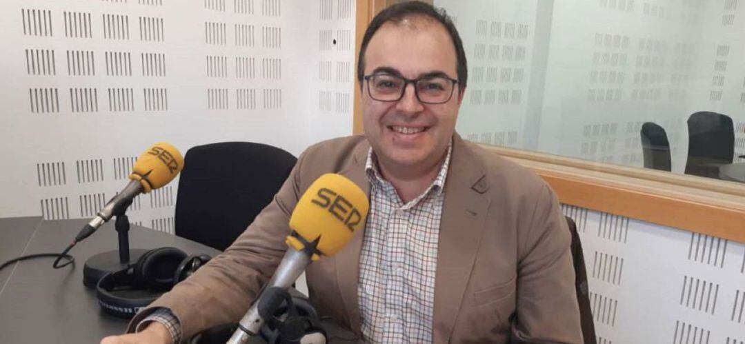 Santiago LLorente ha confirmado en el pleno municipal su intencion de volver a ser candidato por el PSOE en las elecciones locales de 2023.