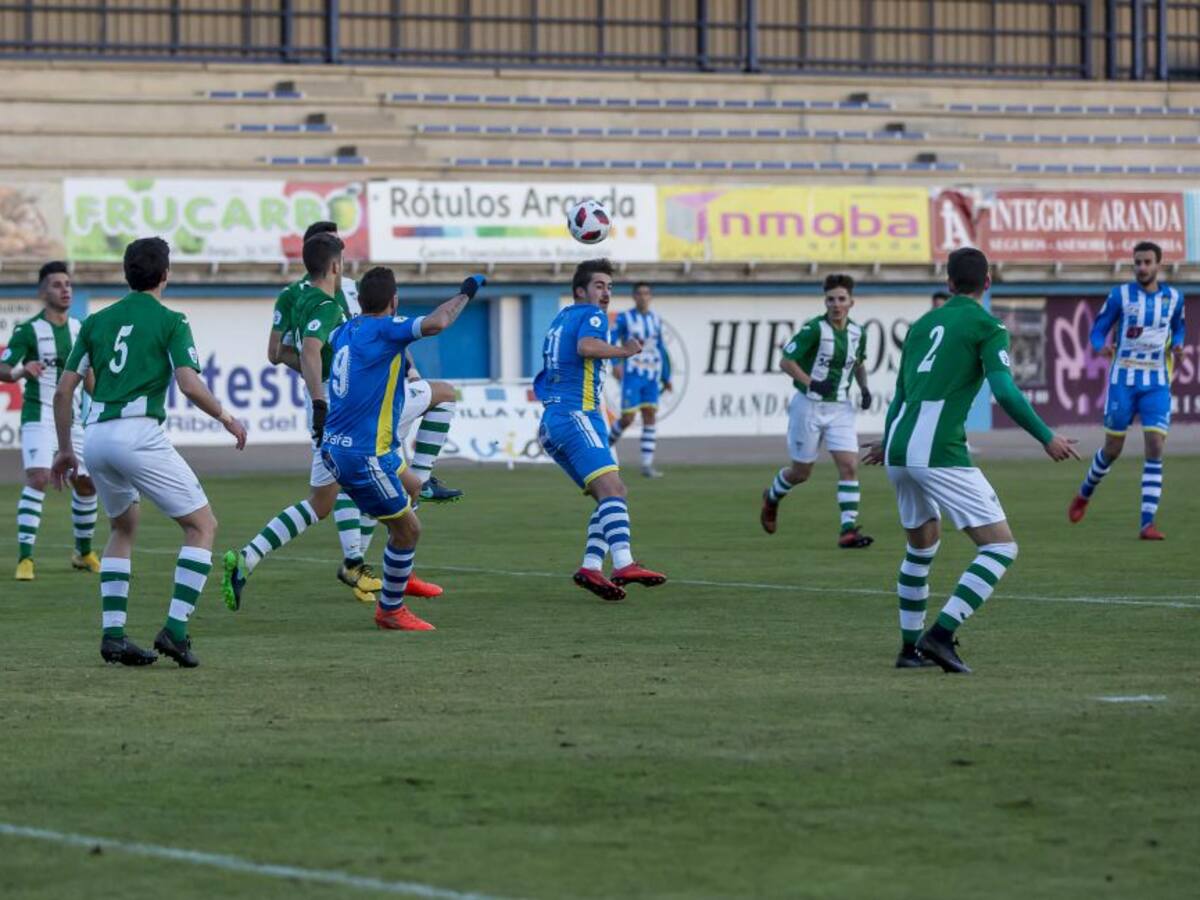 Visita a Cebreros con el liderato en juego