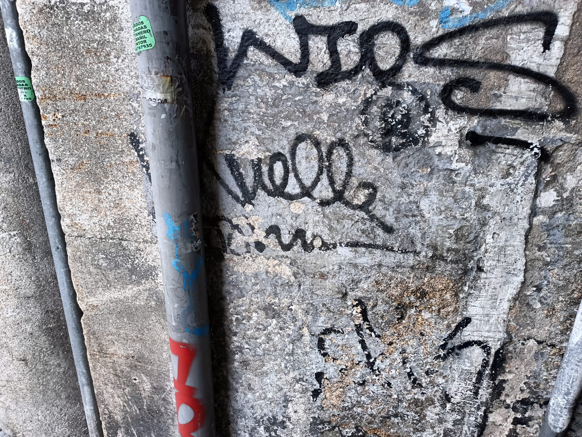 Firma de Muelle que se encuentra en la Praza de Compostela de Vigo