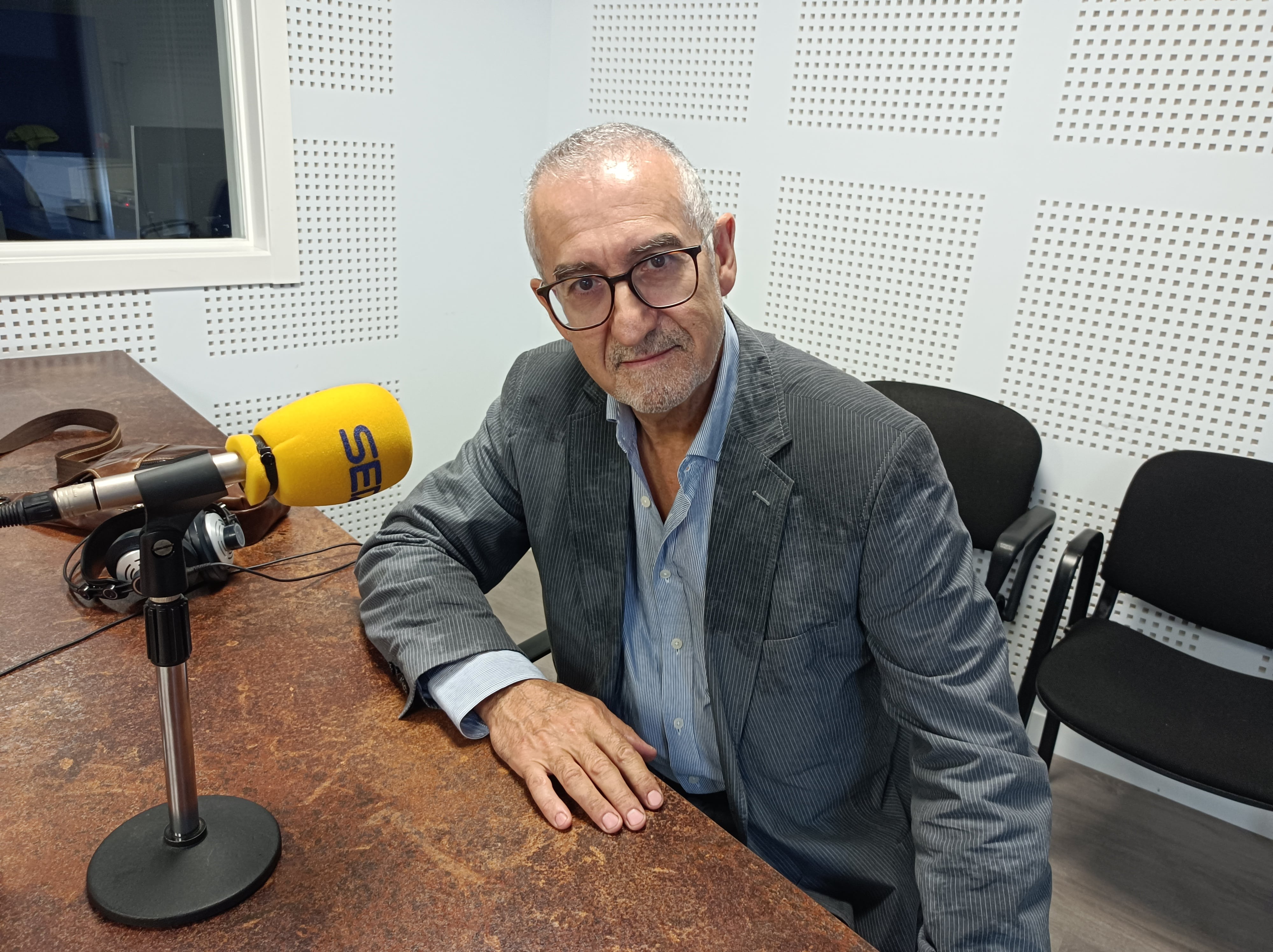 Miguel Ángel, en los estudios de Radio Bierzo