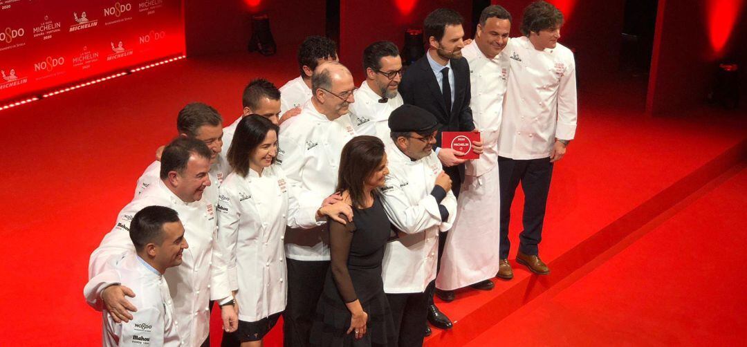 Foto de familia con todos los tres estellas de la Guía Michelin España y Portugal 2020.