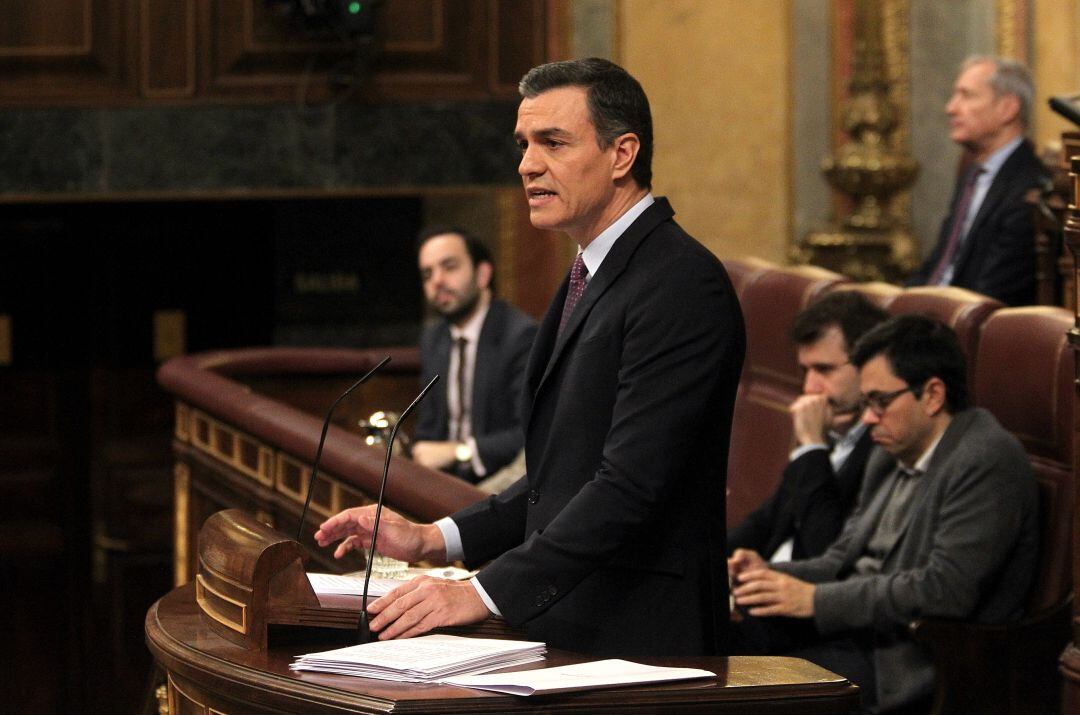 Pedro Sánchez durante su intervención en el debate de investidura