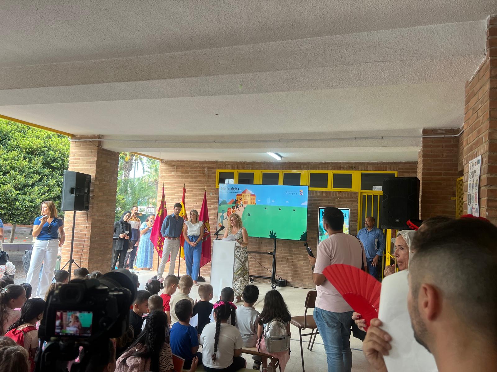 El colegio Mastia inaugura el curso con la campaña contra el absentismo