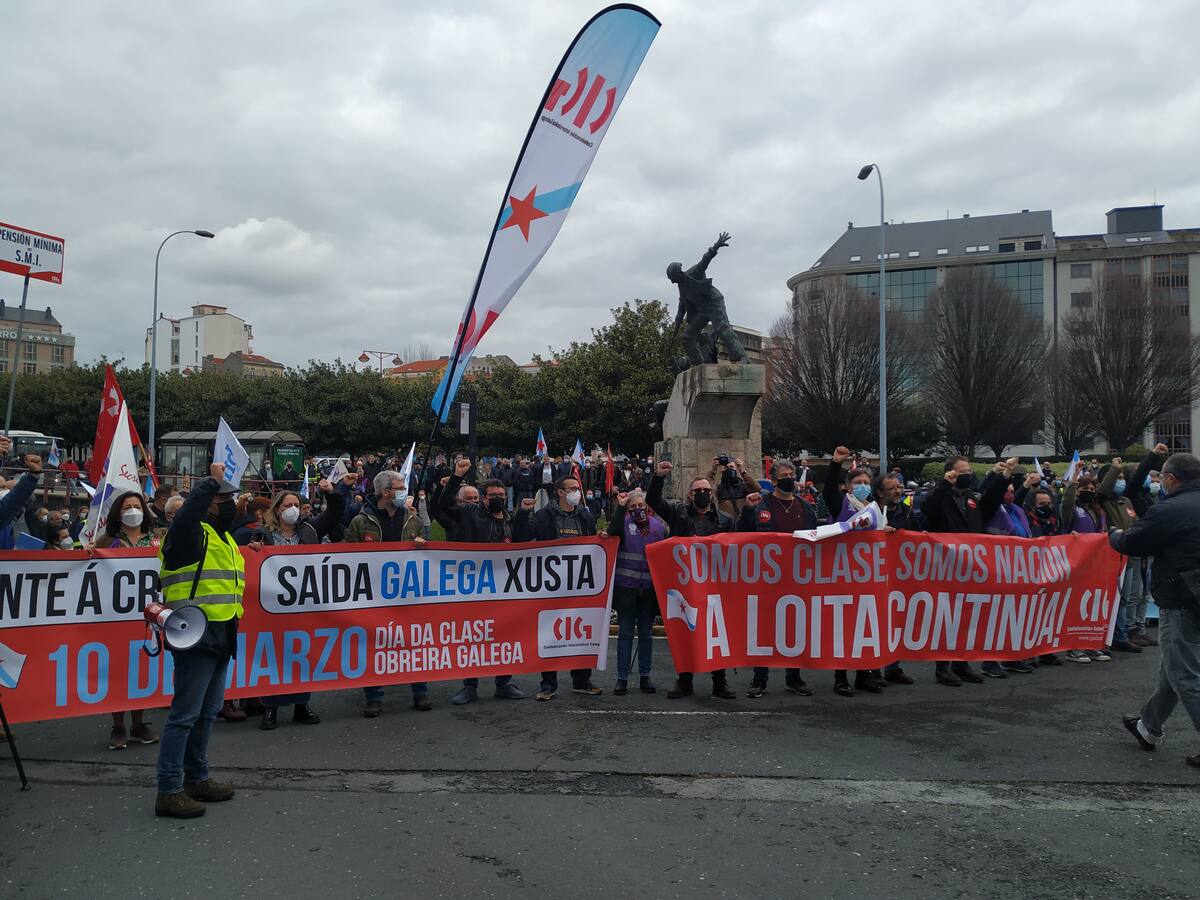 Especial 10 de marzo: tertulia con Fina Varela, Sari Alabau y Ánxela Loureiro (10/03/2022)