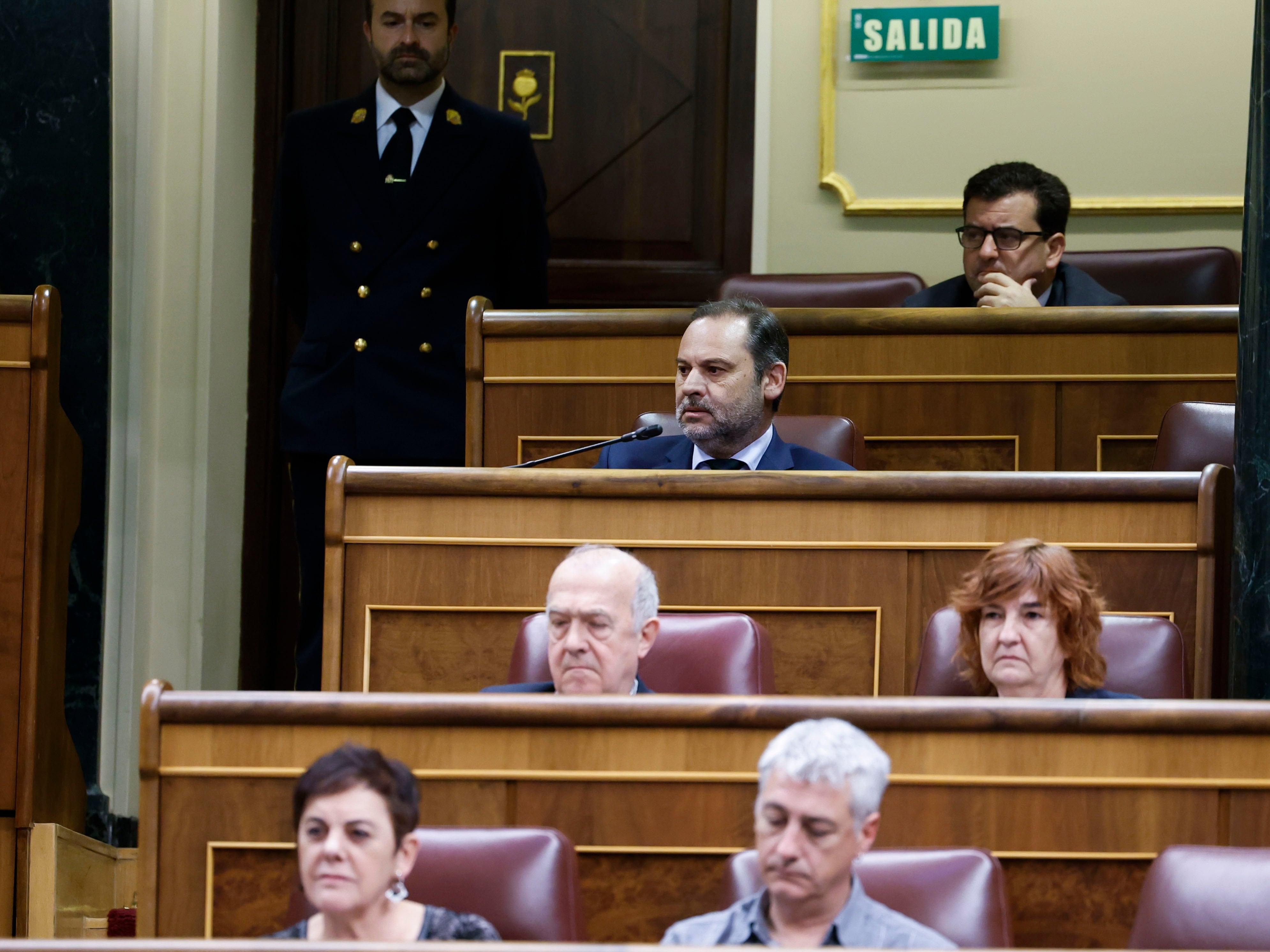 El diputado del Grupo Mixto José Luis Ábalos, durante el pleno del Congreso de los Diputados.