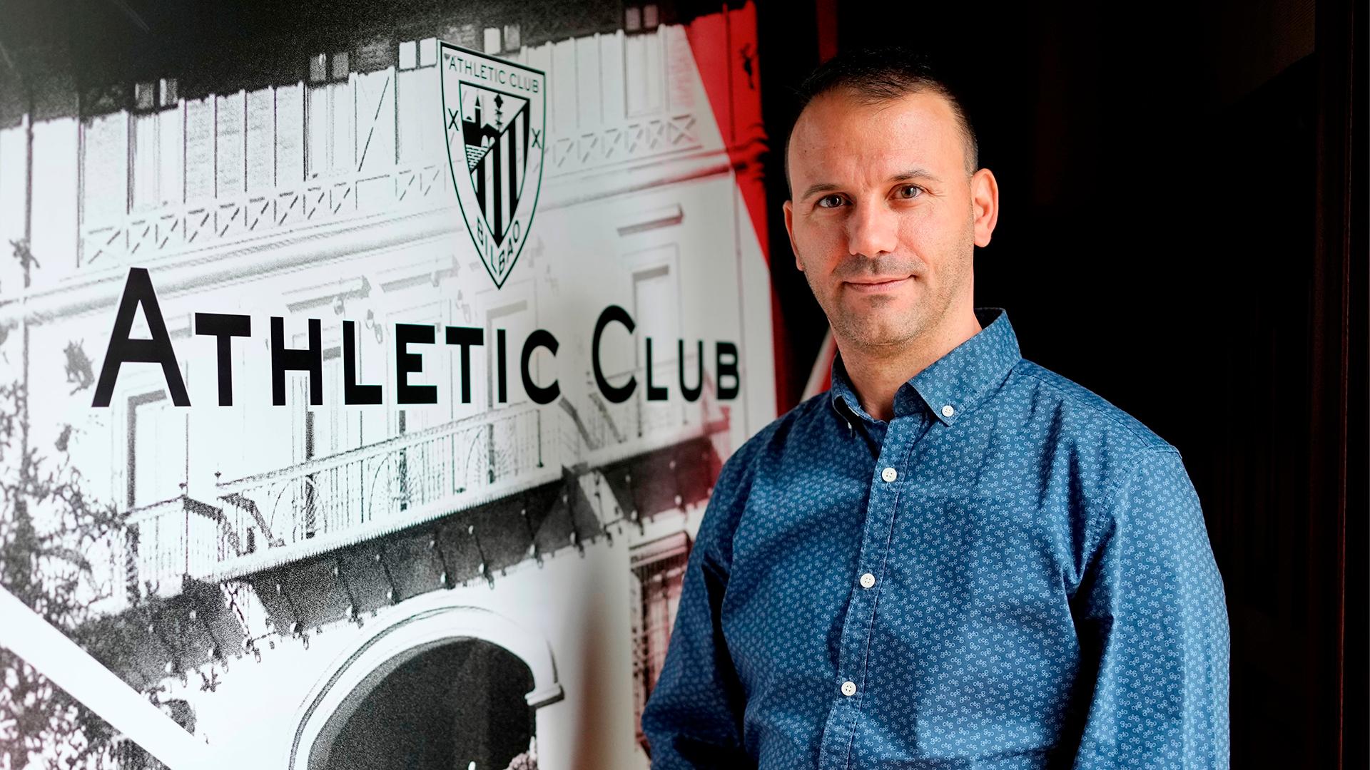 El entrenador barcelonés, Álex Pallarés, es el nuevo entrenador del Bilbao Athletic