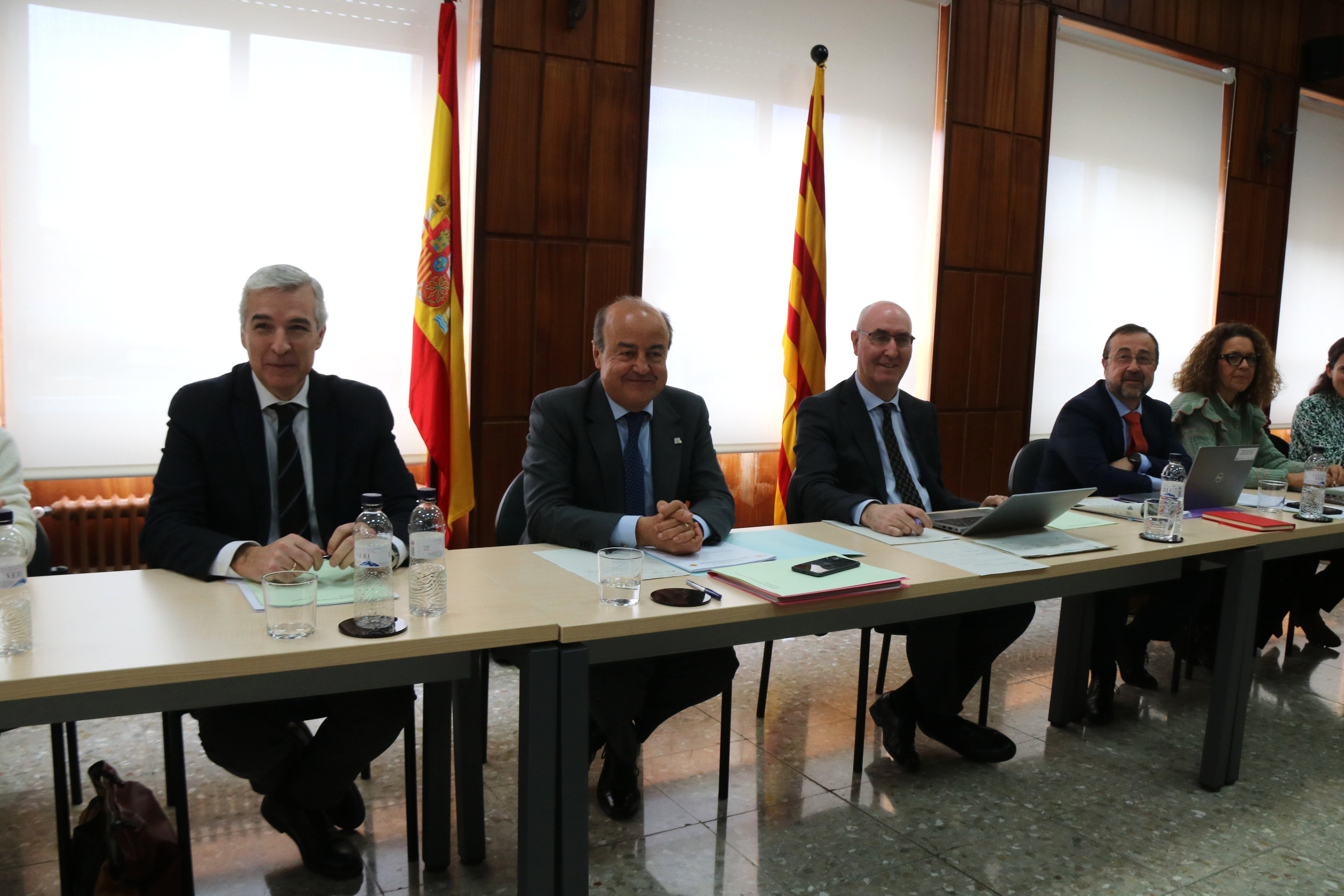 El president del Tribunal Superior de Justícia, Jesús Maria Barrientos, i el president de l&#039;Audiència Provincial de Tarragona, Joan Perarnau durant la reunió mantinguda amb lletrats al Palau  de Justícia de Tarragona