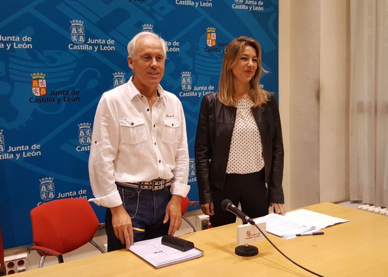 Luis Domingo González, Delegado Territorial de la Junta en Palencia e Isabel Landa, jefa de Servicio de Cultura