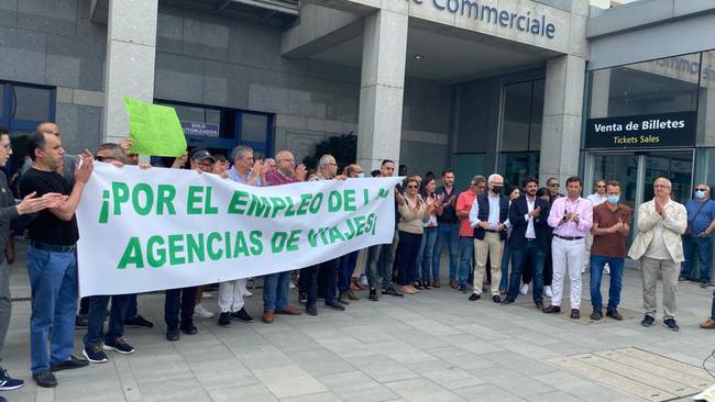 Concentración de los trabajadores del Puerto