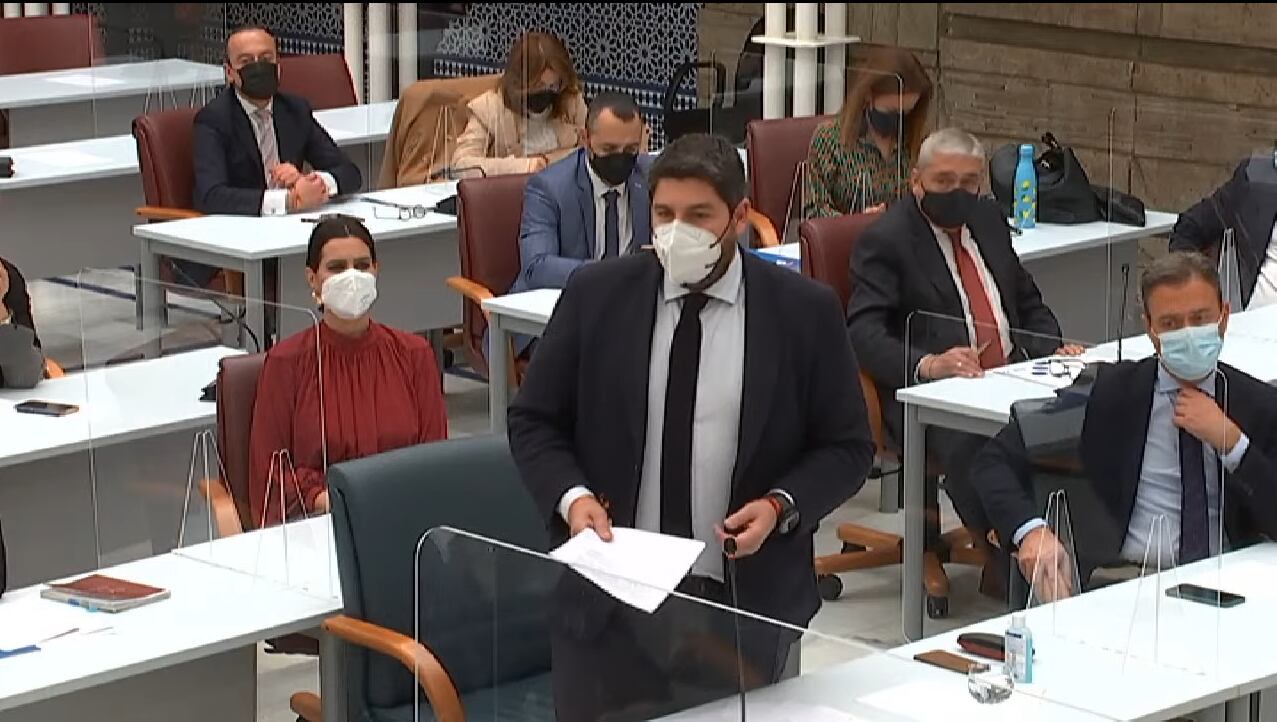 El presidente de la Región de Murcia, Fernando López Miras en su intervención en la sesión de control en la Asamblea Regional