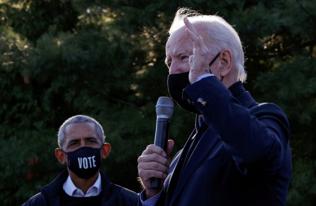 El candidato demócrata Joe Biden con el expresidente Barack Obama. 