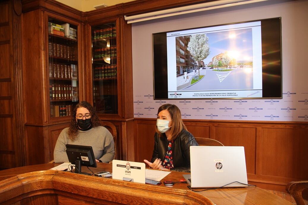 Mónica Martínez y Cristina Laborda presentando el proyecto / Foto: Ayuntamiento de Irun