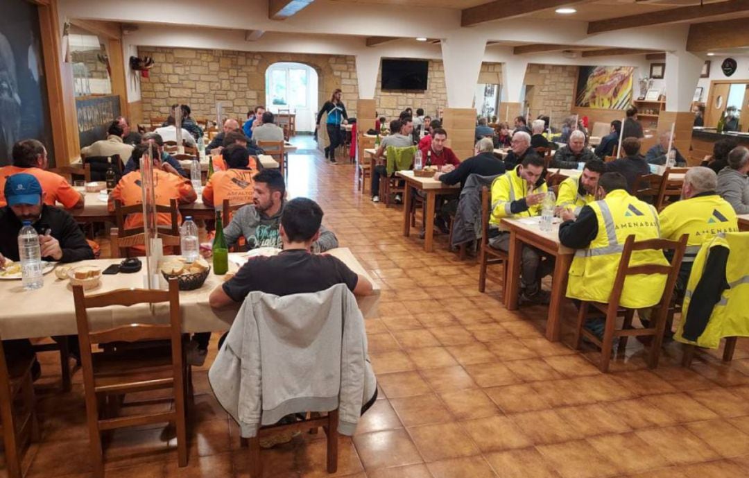 Uno de los comedores de la Sidrería Izeta (Aia, Gipuzkoa).