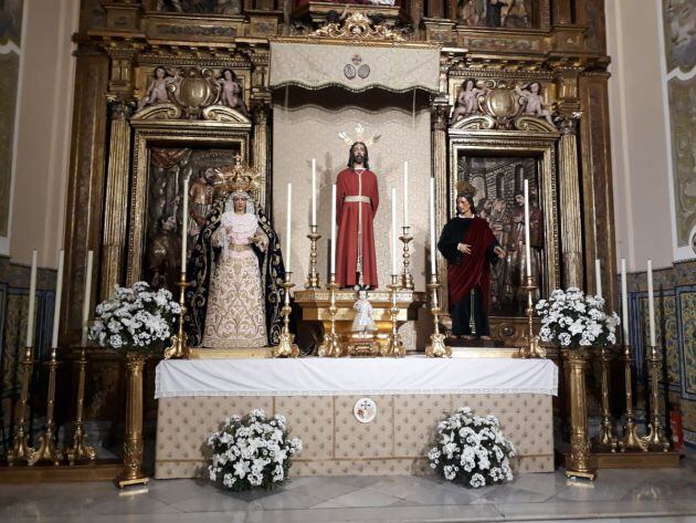 María Santísima del Dulce Nombre, Jesús ante Anás y San Juan Evangelista, en el altar mayor de San Lorenzo