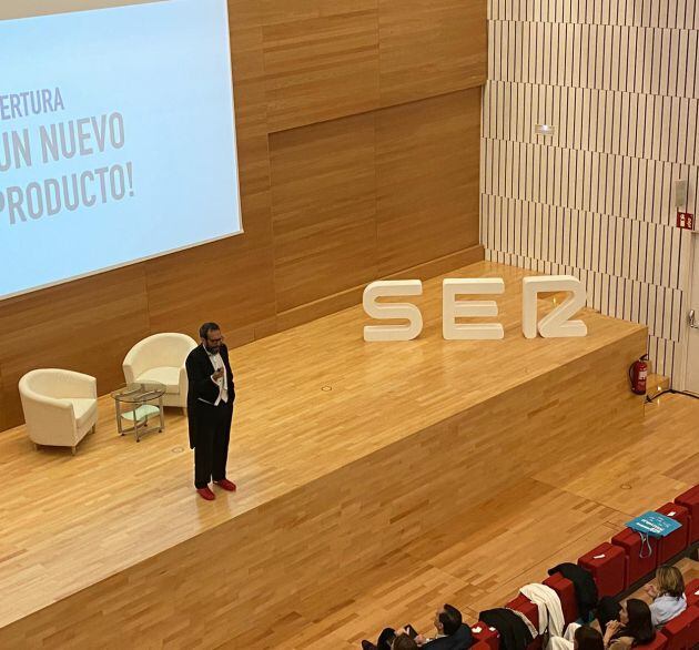 El tenor José Manuel Zapata interverviene en el Branding Day organizado por Radio Córdoba Cadena SER en el Palacio de Congresos de Córdoba