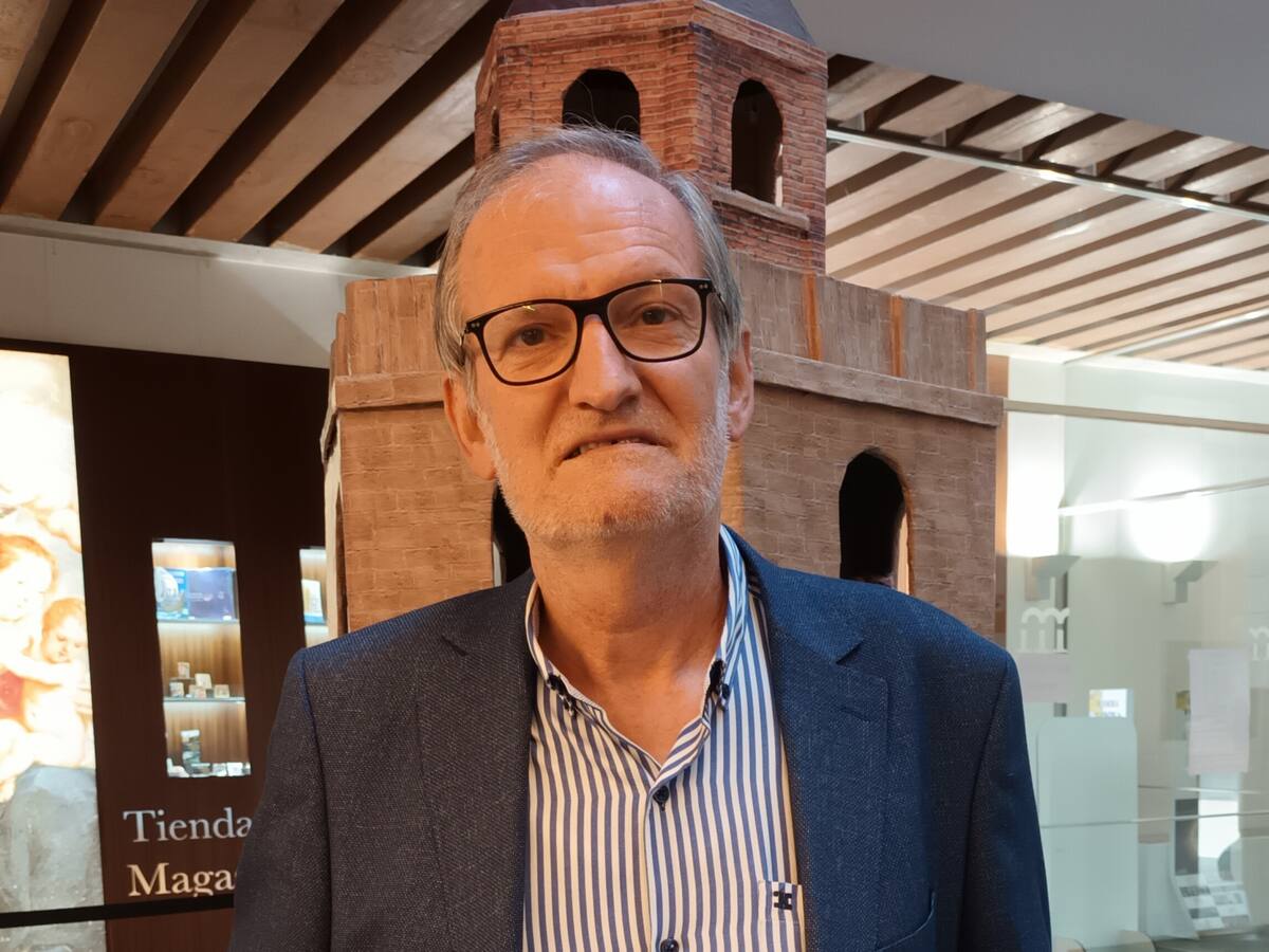 Adell presenta su última novela "En busca de Pedro Saputo. Las aventuras de Juan Captioso"