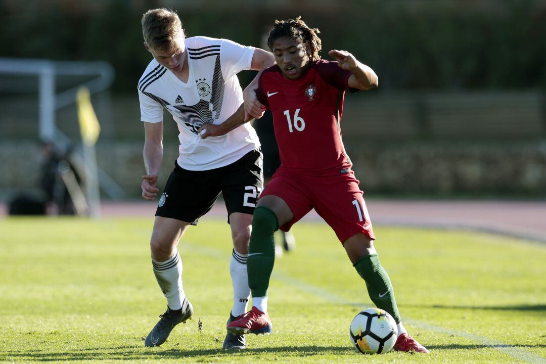 Bruno Tavares defendiendo la camiseta de Portugal con las categorías inferiores