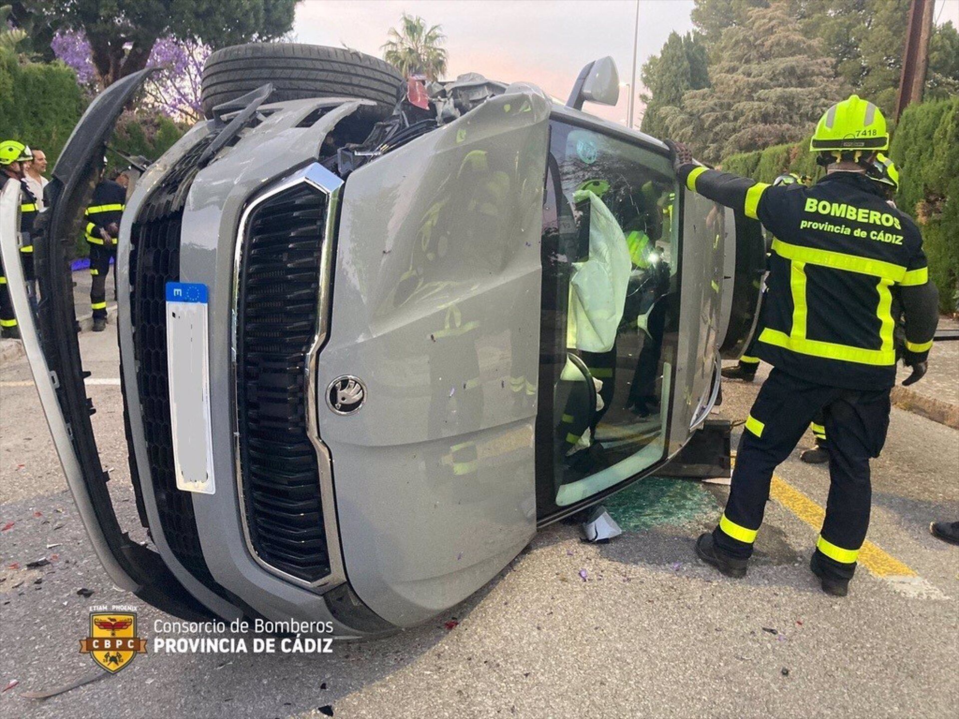 Vehículo volcado en el suceso / EP