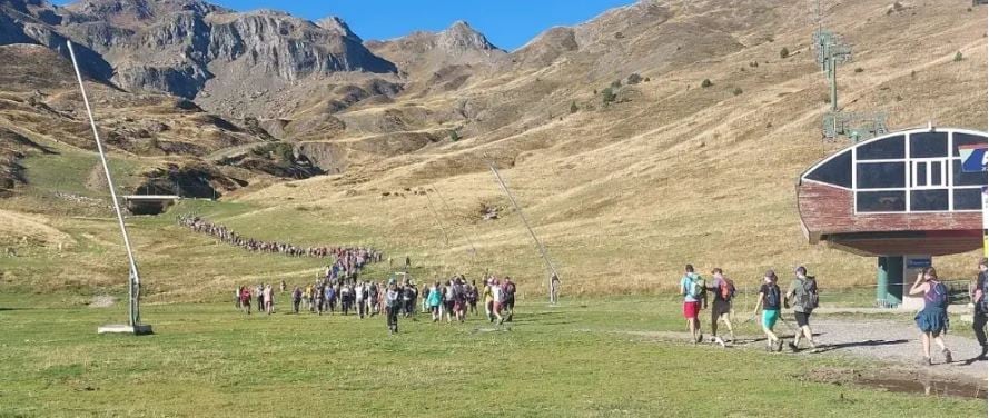 Participantes en la marcha reivindicativa por Canal Roya