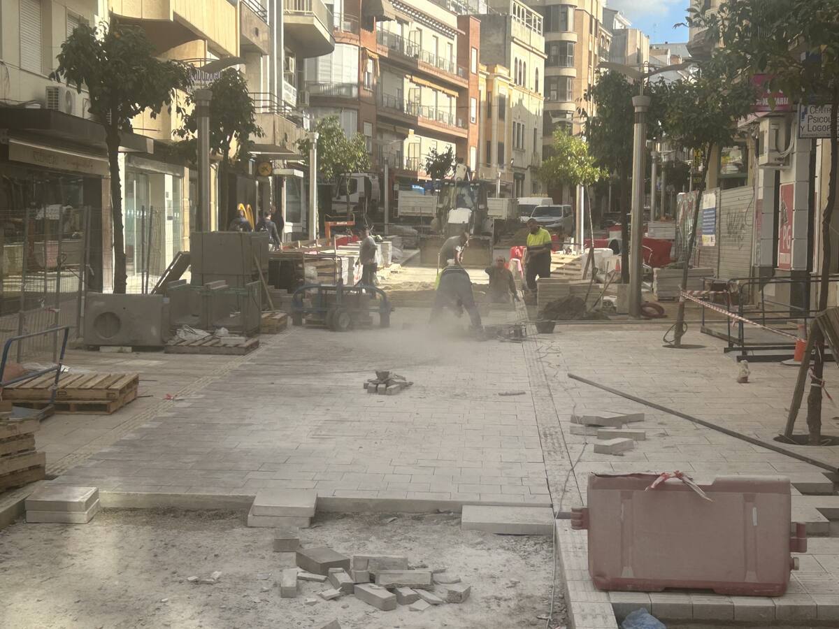 Raúl Caro, primer teniente de alcalde, repasa detalles de la ordenanza reguladora de la ZBE de Linares y el avance de otros proyectos