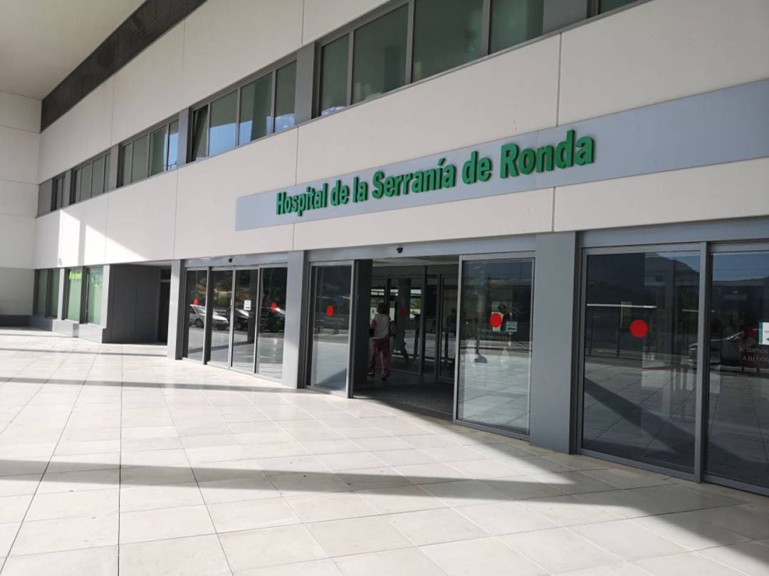 Puerta de acceso al Hospital Comarcal de la Serranía de Ronda