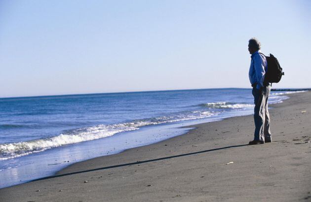 La costa empieza la semana con temperaturas más altas de lo normal, que descenderán a partir del jueves.