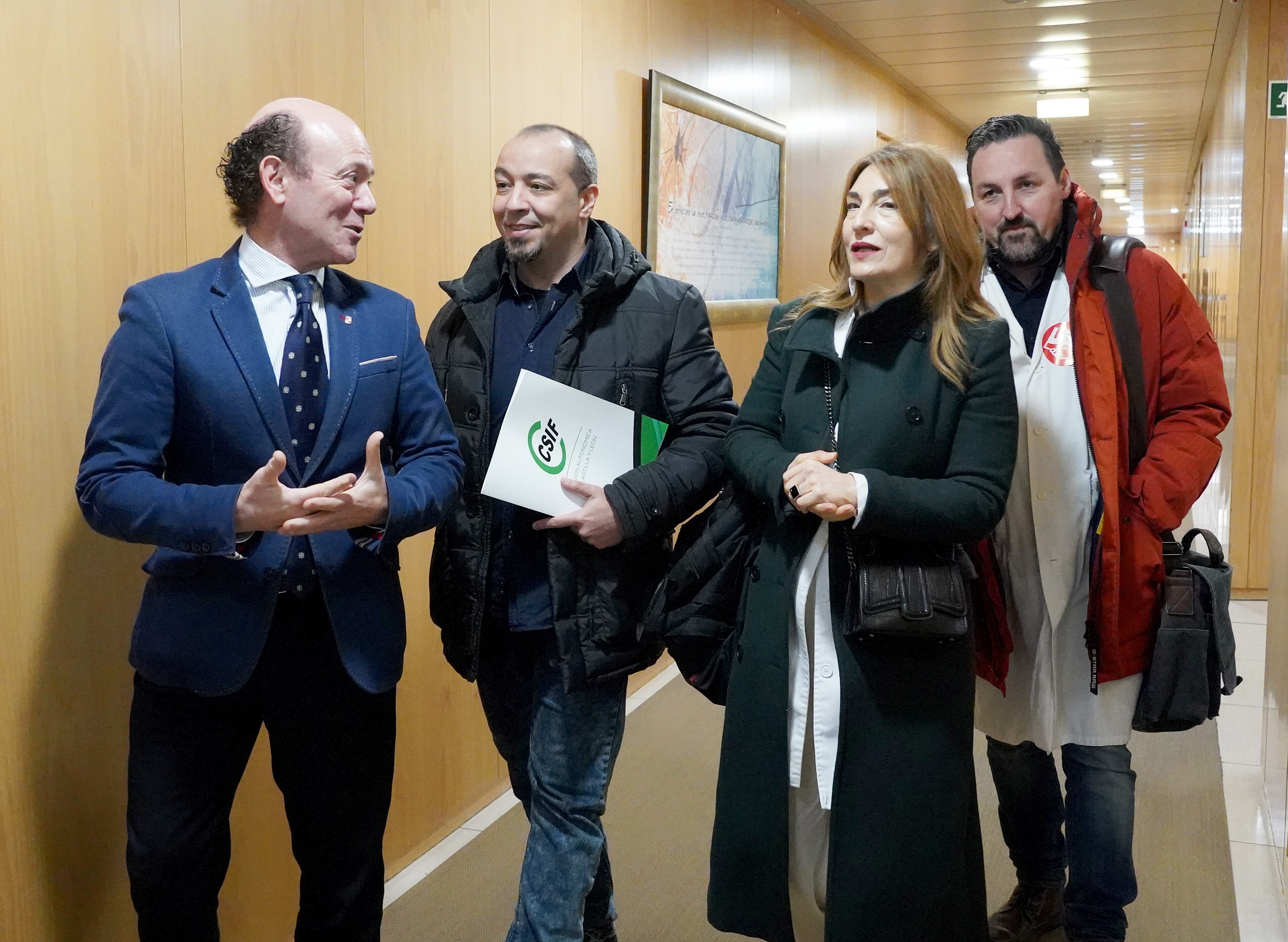 Reunión del viceconsejero de Sanidad con representantes de CCOO, UGT y CSIF para una negociación que aporte soluciones a la situación que sufre