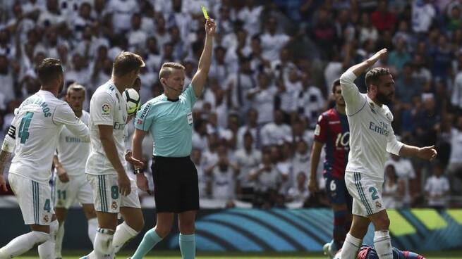 El Sanedrín de El Larguero analiza el nivel arbitral español