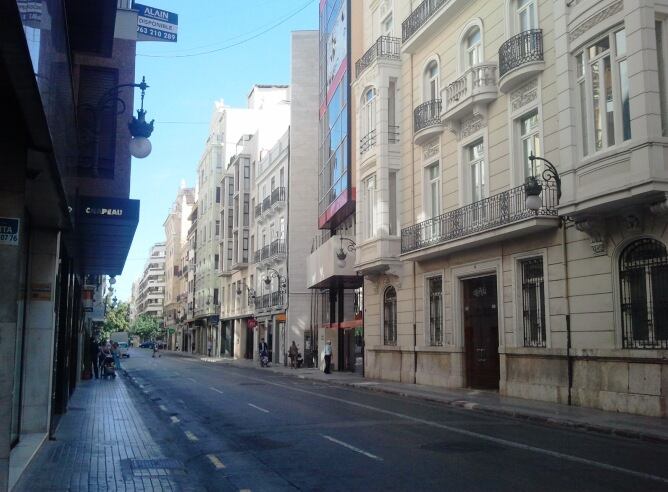 Aspecto de la calle Hernán Cortes, en l'Eixample, donde los comerciantes plantean empezar la regeneración urbana