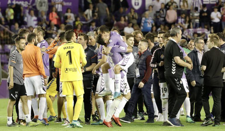 Toda la ciudad respalda al equipo en su lucha por conseguir el ascenso