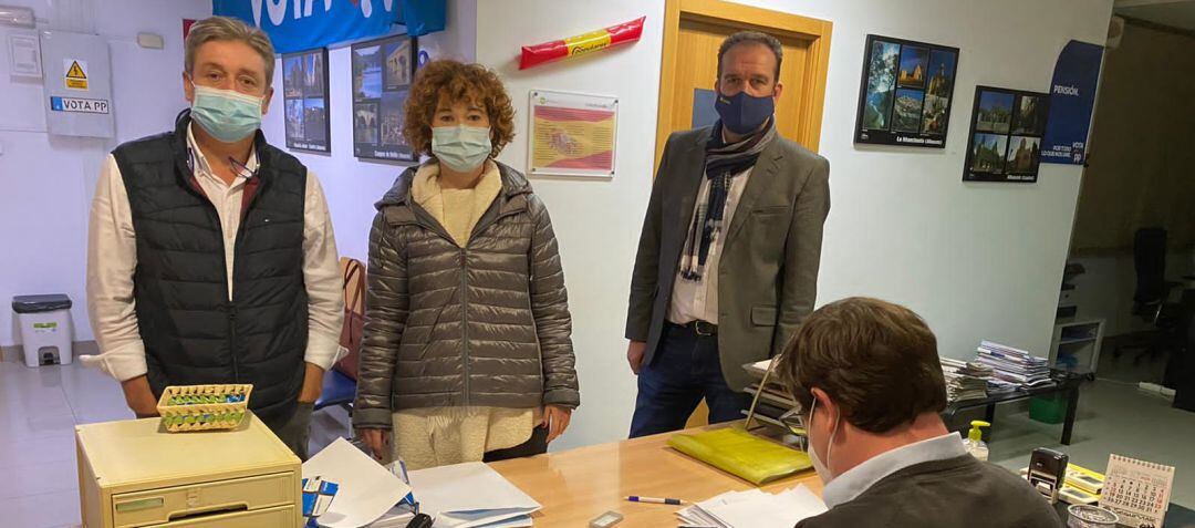 Momento en el que presentaron los avales