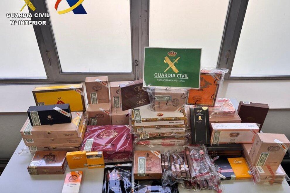 Puros comisats per la Guàrdia Civil a la Farga de Moles