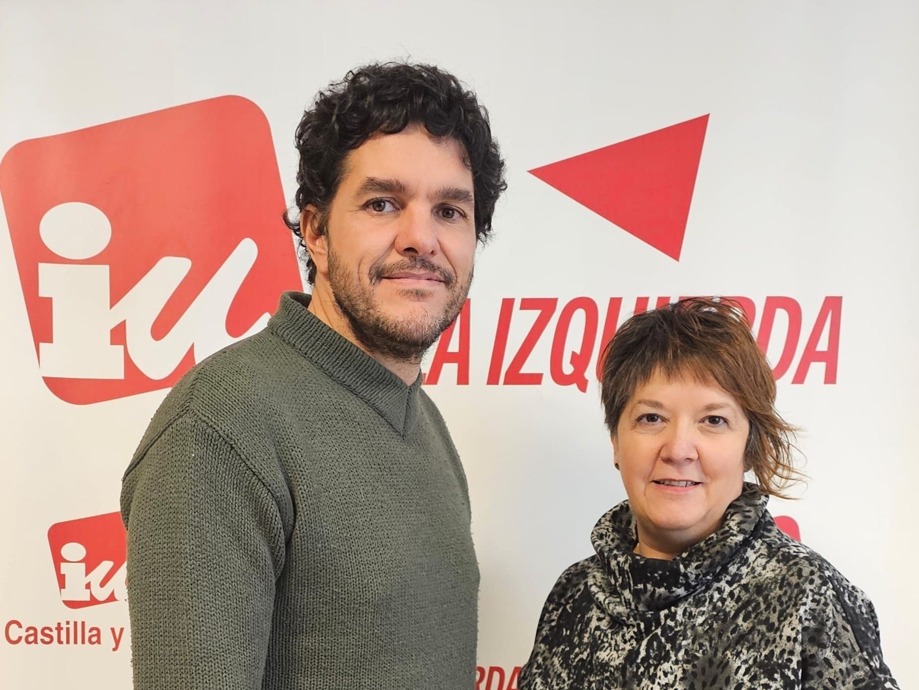 Eduardo Velázquez y Belén Collantes, cabezas de lista de la coalición entre Izquierda Unida (IU), Movimiento Sumar y Verdes Equo en Palencia
