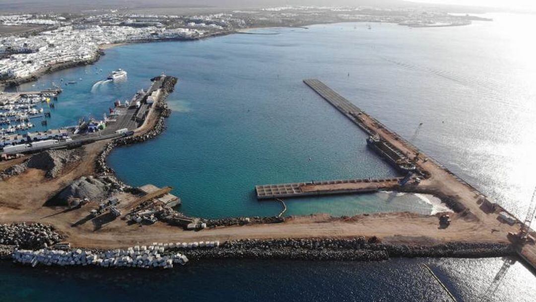 Obras de ampliación del puerto de Playa Blanca.