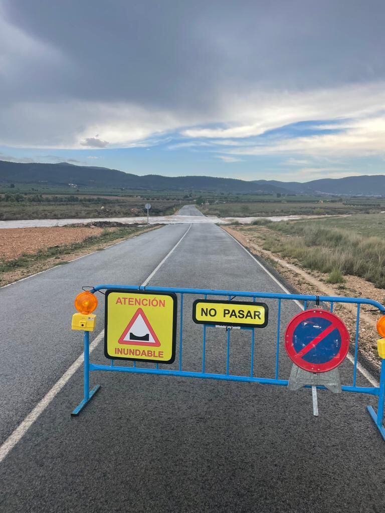 Imagen de la carretera cortada