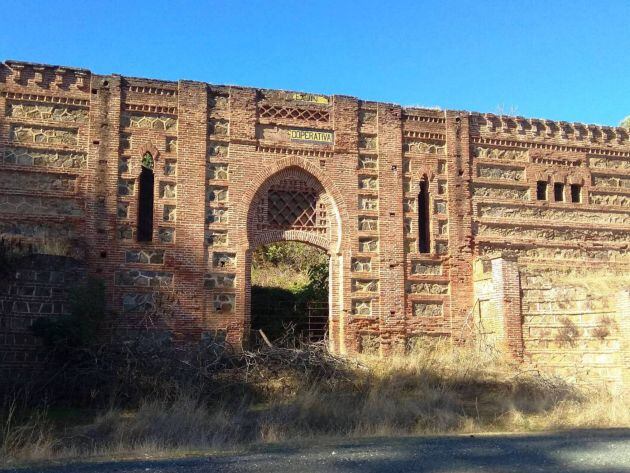 Ruinas de la Cooperativa Vitivinícola Colonias de Galeón