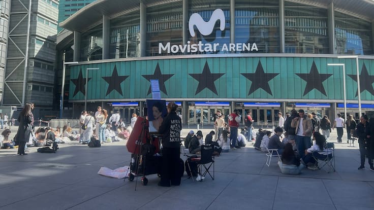 Madrid, a las puertas del primer concierto de Rosalía después de su intoxicación en Milán: "Llevo desde las 6 de la mañana y soy la primera de la cola"