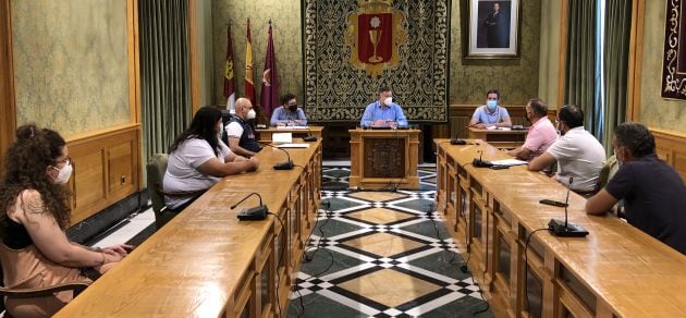 Reunión municipal en la que se ha tomado la decisión de suspender las fiestas de San Mateo de Cuenca de este año 2021.