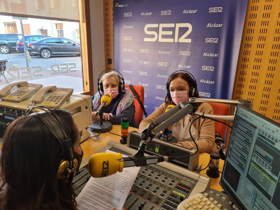 Rosa Melchor, alcaldesa de Alcázar junto a Carmen Jiménez la pregonera de Carnaválcazar 2021