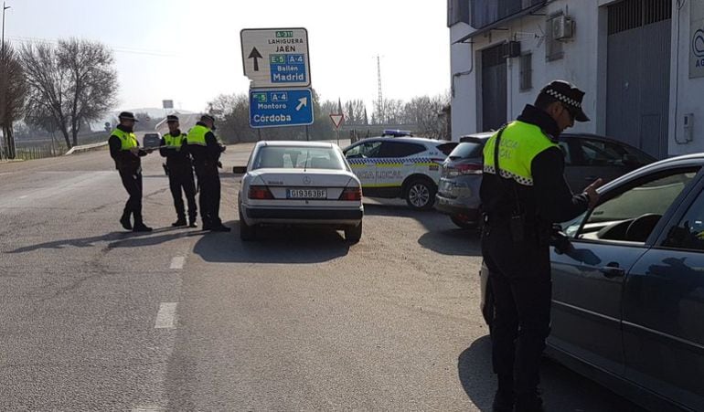 Agentes haciendo controles rutinarios (imagen archivo)