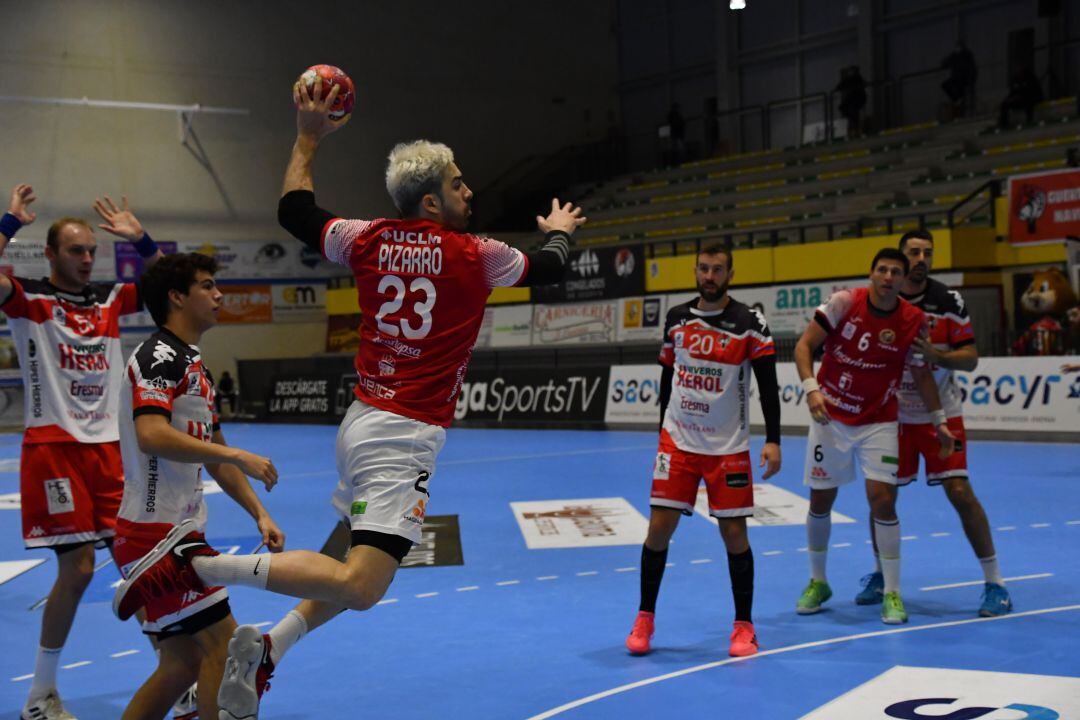 Primera derrota en casa de Balonmano Nava