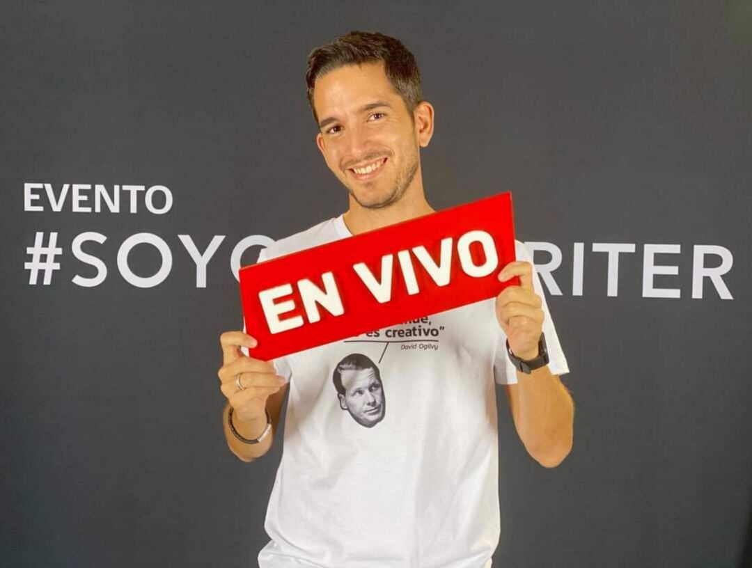 Javier Pastor anunciando el evento #soycopywriter