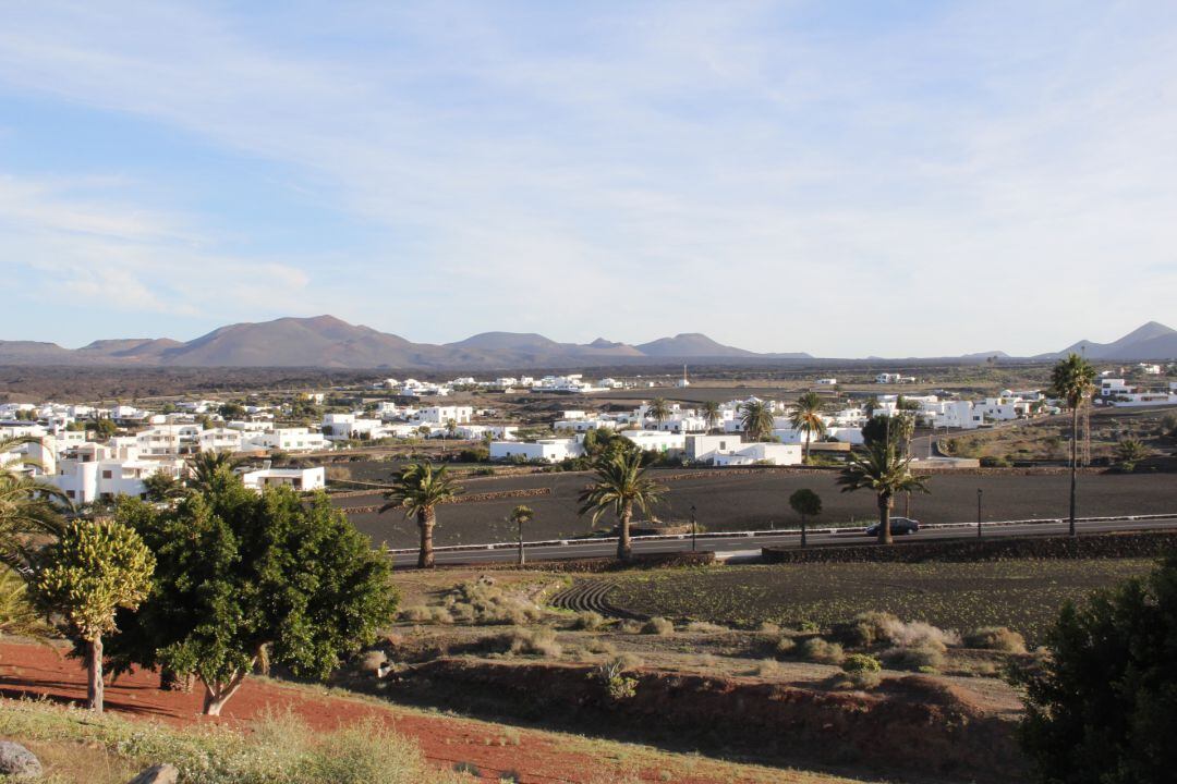 Vista del pueblo de Yaiza.