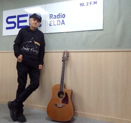 Lenon en el estudio de Radio Elda SER