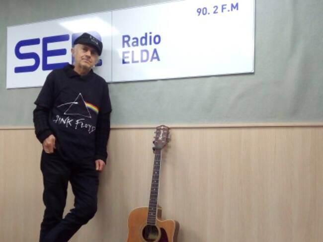 Lenon en el estudio de Radio Elda SER
