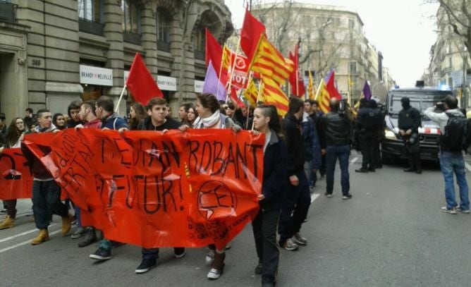 Una imatge de la manifestació d&#039;estudiants de Secundària a la Borsa de Barcelona