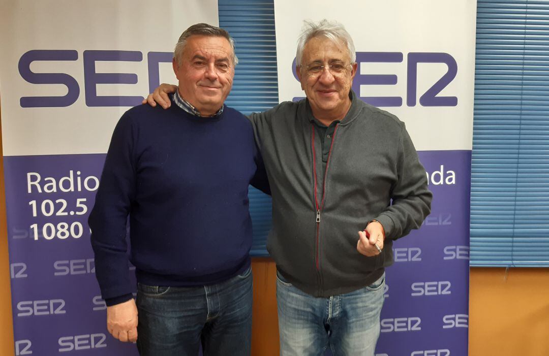 Los líderes de UGT y CCOO en Granada, Juan Martín (i) y Ricado Flores (d), en los estudios de Radio Granada